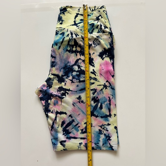 Citrine Glow Athletic work out shorts and top set Sz. M - Picture 4 of 4